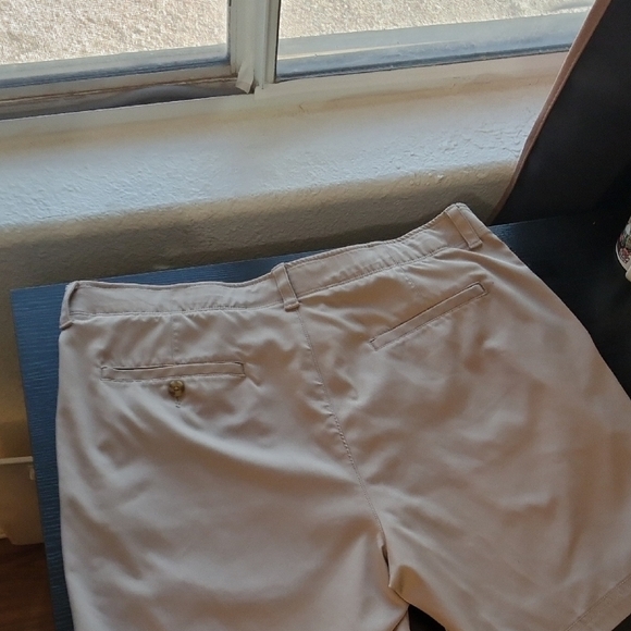 "Make Offer" PGA Tour Tan Flat Front Shorts Mid-Length - Picture 4 of 4